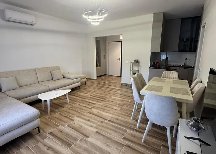 One-bedroom In Golem, Kavaja Lägenhet